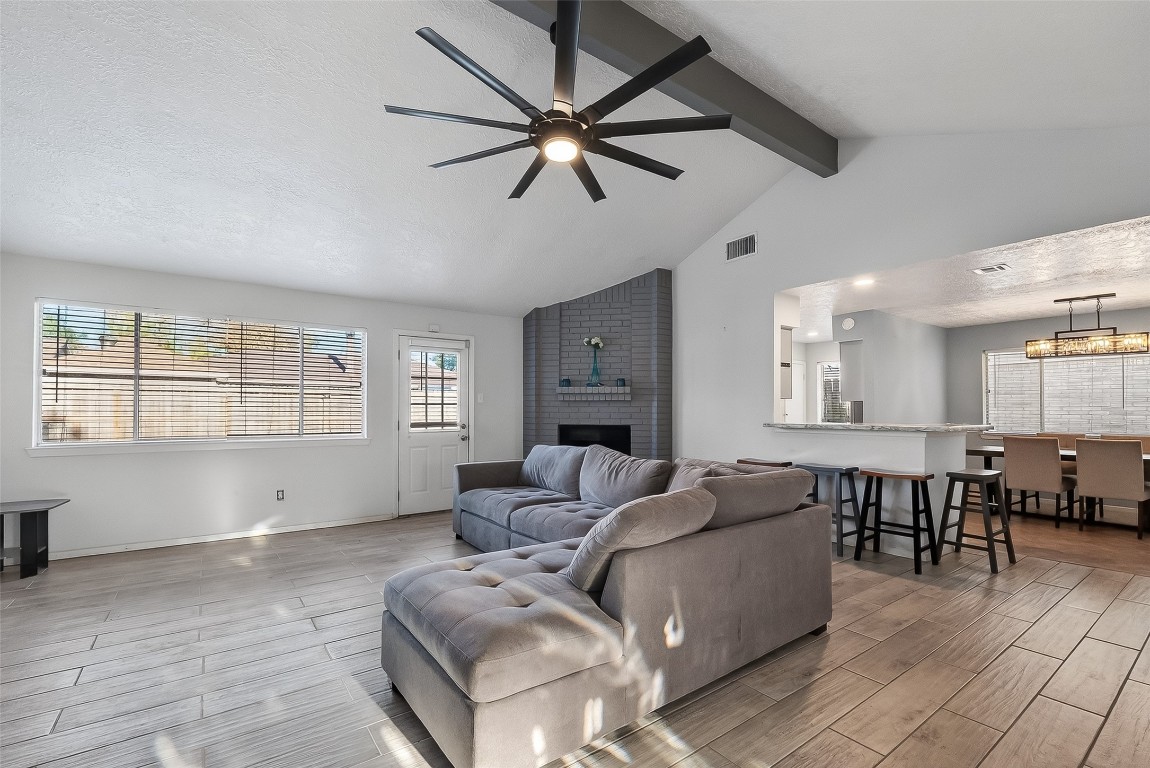 2410 Colonial Ridge Drive Friendswood, TX 77546 - Photo 5 of 37