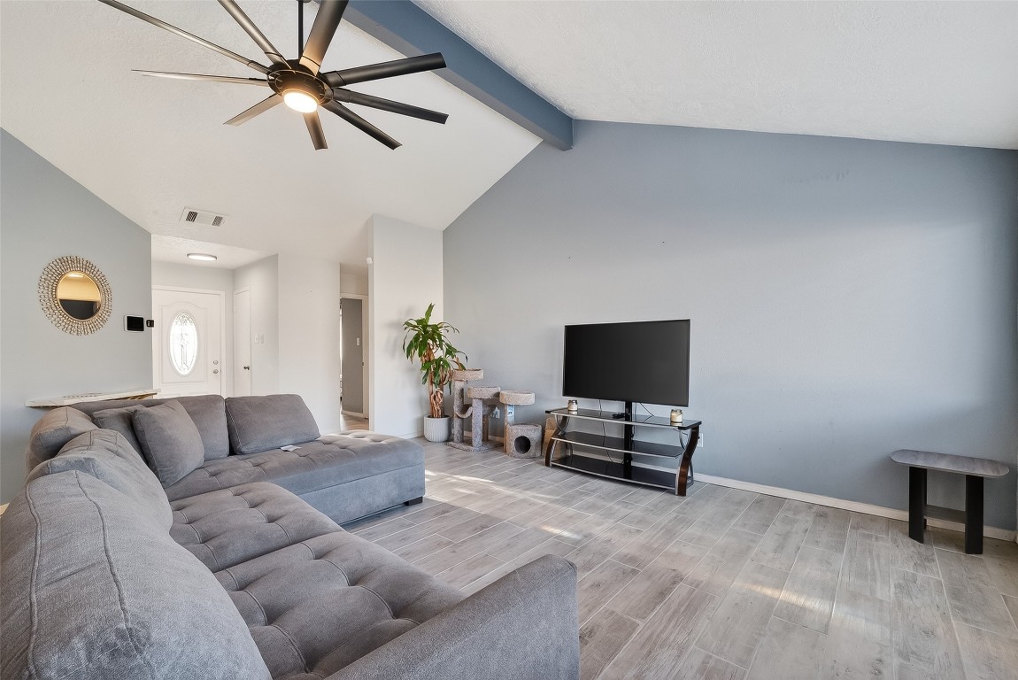 2410 Colonial Ridge Drive Friendswood, TX 77546 - Photo 7 of 37