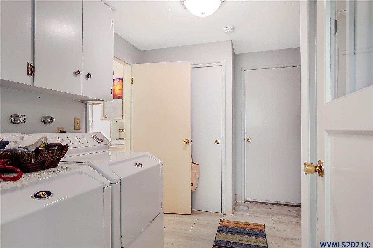 175 Oak Villa Road Dallas, OR 97338 - Photo 19 of 33 Gallery Image 19