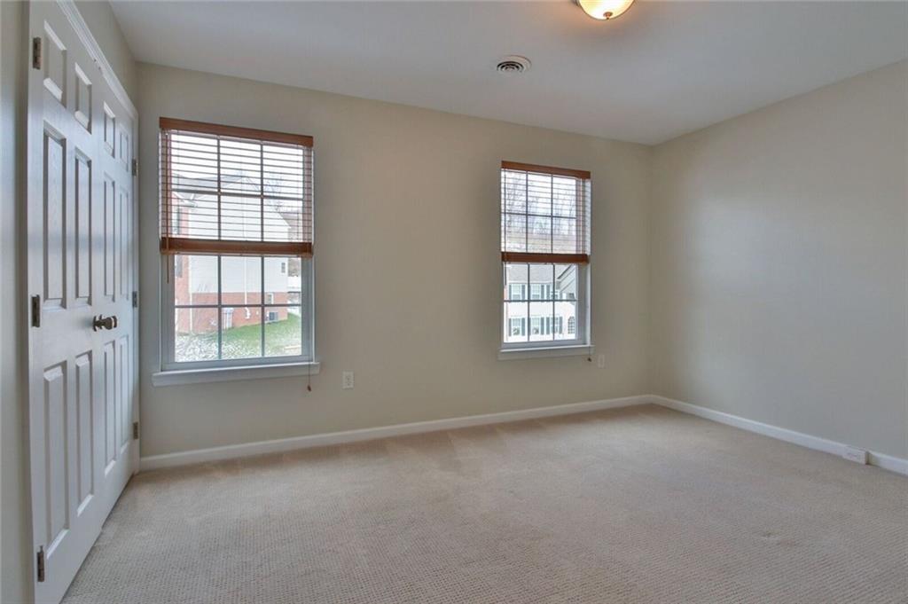 231 Maple Ridge Drive Canonsburg, PA 15317 - Photo 19 of 25 Bedroom 3 with overhead lighting, double closet, window blinds...