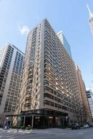 $2,100 | 850 North Dewitt Place, Unit 22F, Chicago, IL 60611