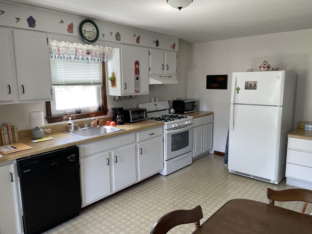 33-35 Point Grove Road Southwick, MA 01077 - Photo 23 of 42 Gallery Image 23