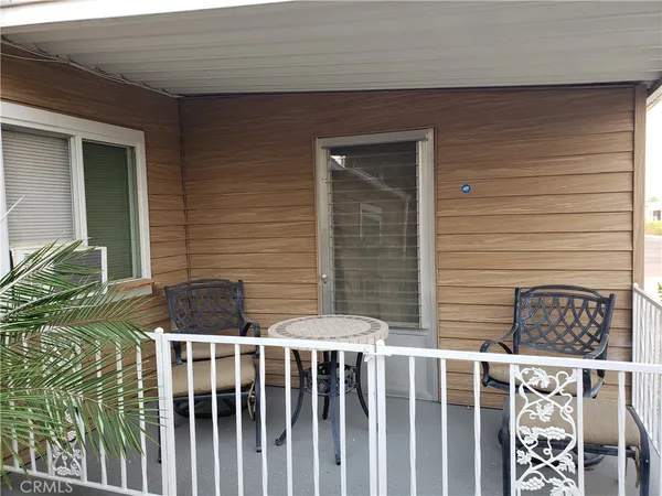 $975 | 800 South Palm Avenue, Unit A, Hemet, CA 92543