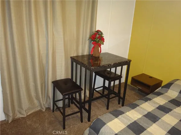 $975 | 800 South Palm Avenue, Unit A, Hemet, CA 92543