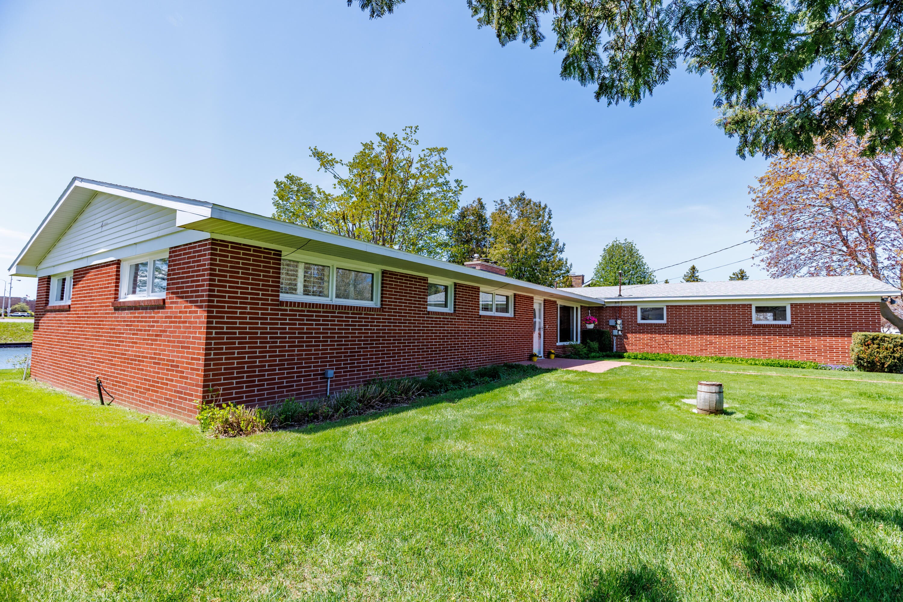 190 Riverside Drive Cheboygan, MI 49721 - Photo 7 of 86 190Riverside-44