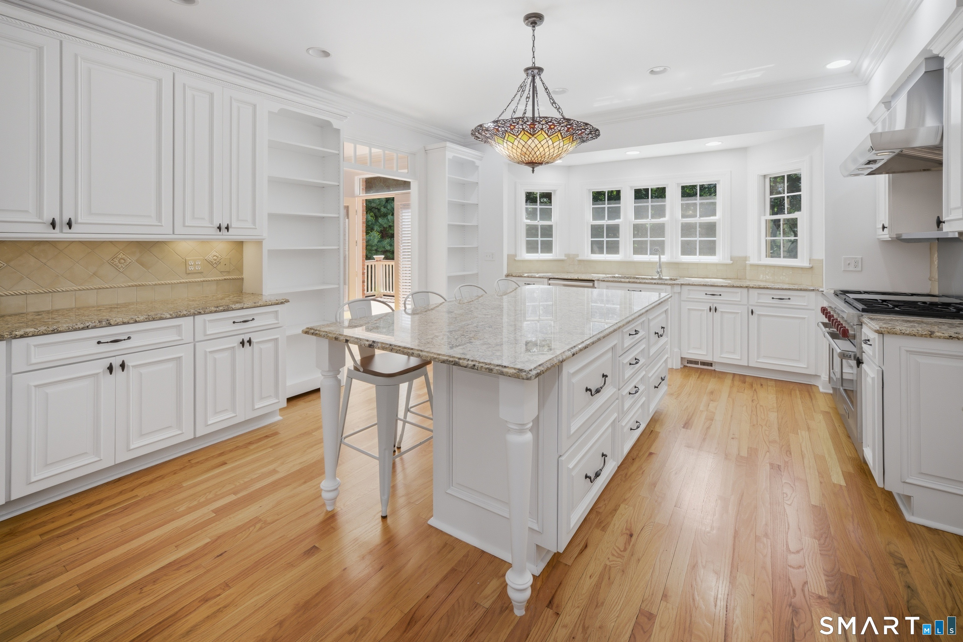 254 Sherwood Farm Road Fairfield, CT 06824 - Photo 11 of 36