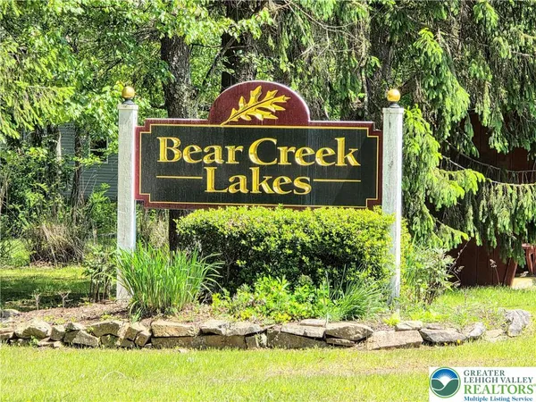 $265,000 | 105 White Oak Drive, Jim Thorpe, PA 18229