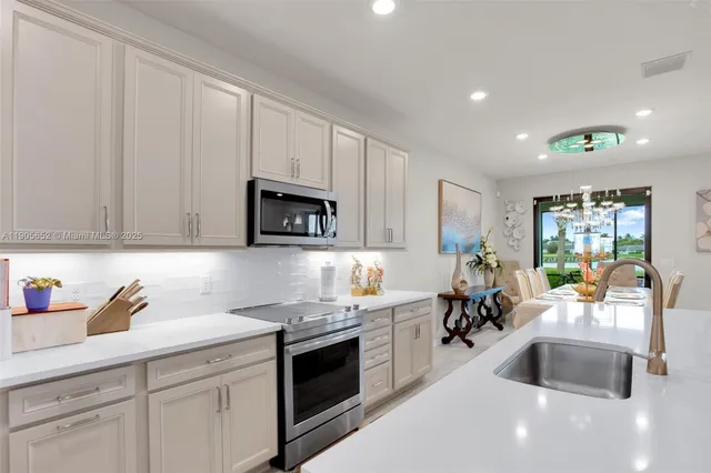 $988,000 | 7700 Northwest 84th Street, Fort Lauderdale, FL 33321