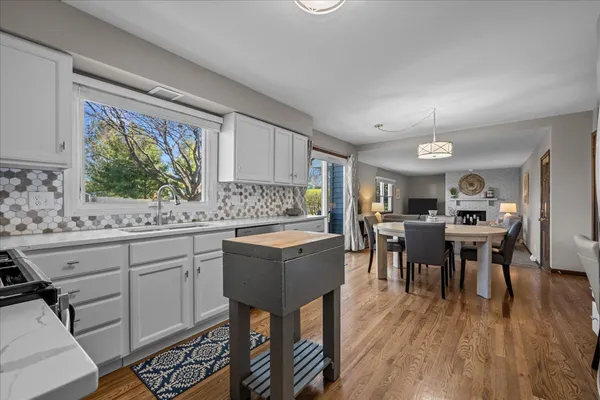 $439,000 | 2477 Cambridge Drive, Aurora, IL 60506