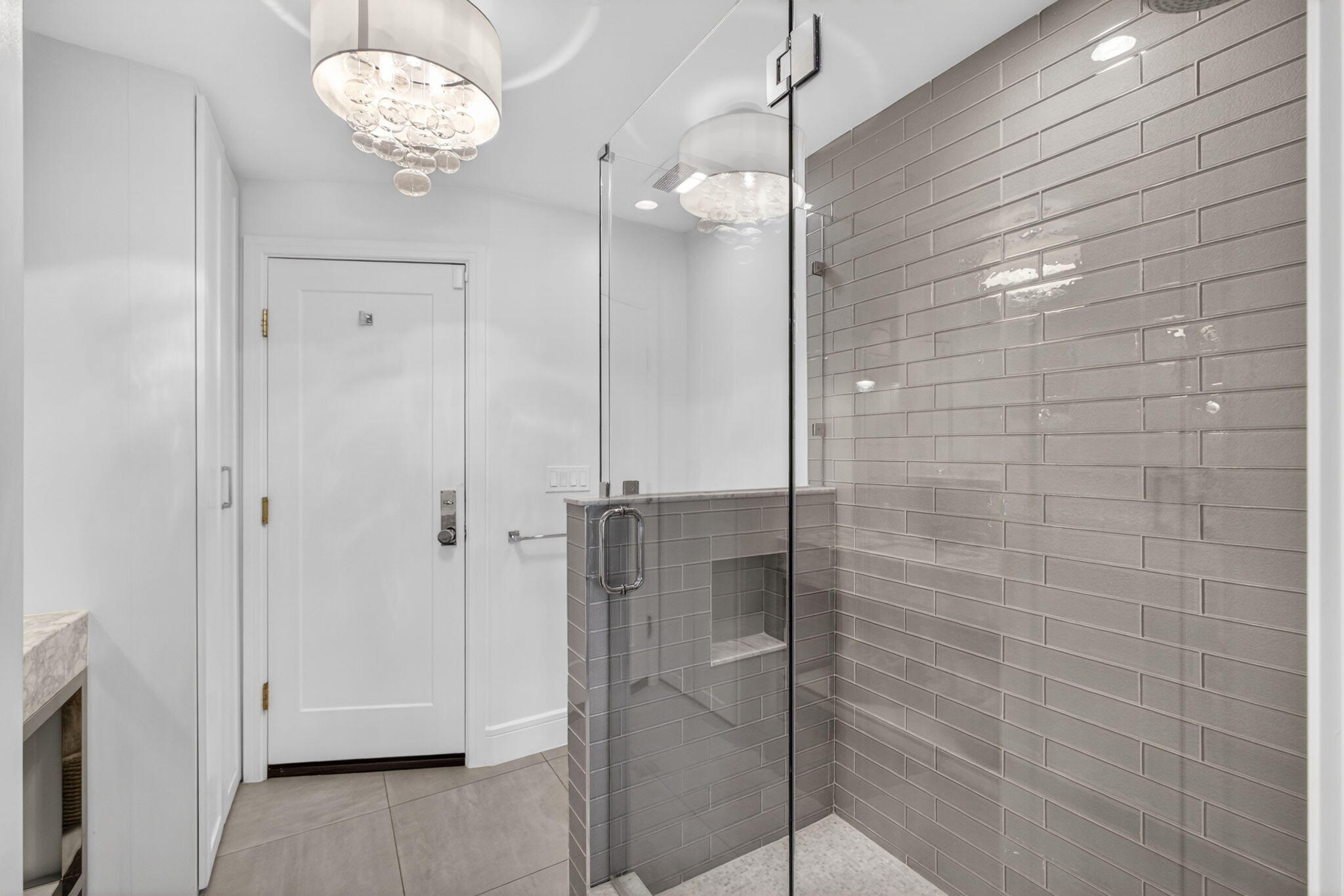1160 Coral Way Singer Island, FL 33404 - Photo 32 of 62 GUEST BATH 2