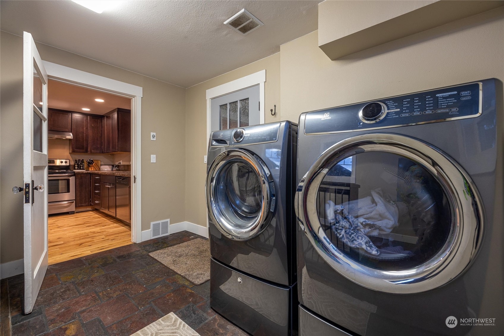 2918 McLeod Road Bellingham, WA 98225 - Photo 27 of 38 Gallery Image 27