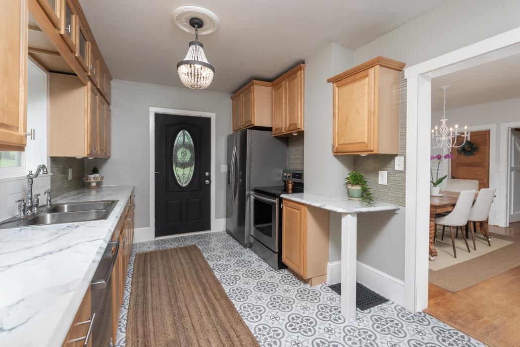 237 Berry Farm Road Verona, VA 24482 - Photo 21 of 73 Gallery Image 21