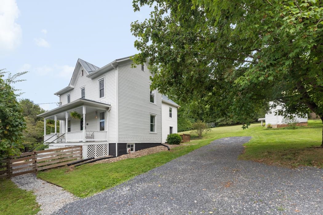 237 Berry Farm Road Verona, VA 24482 - Photo 3 of 73 Gallery Image 3