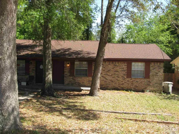 $1,100 | 4935 Yacht Harbor Drive, Pensacola, FL 32514