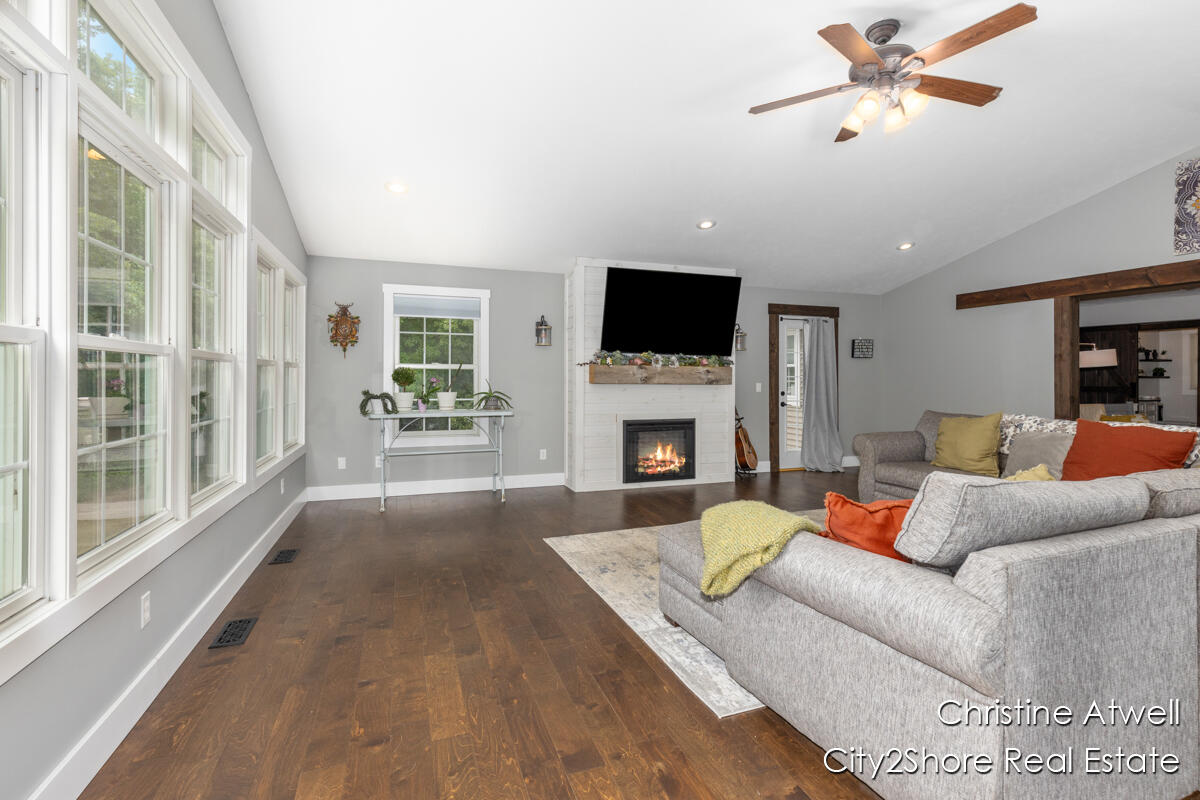 1495 Yeckley Road Hastings, MI 49058 - Photo 11 of 36 IMG_1006