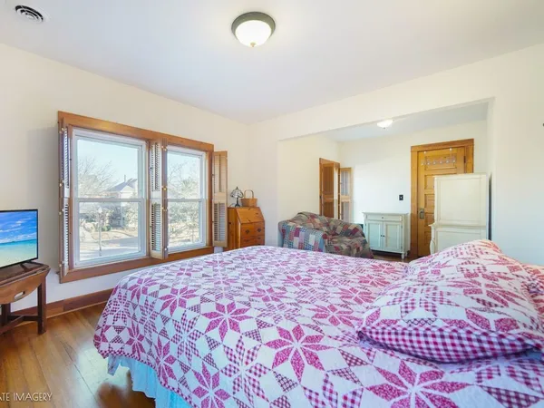 $389,900 | 313 North Raynor Avenue, Joliet, IL 60435