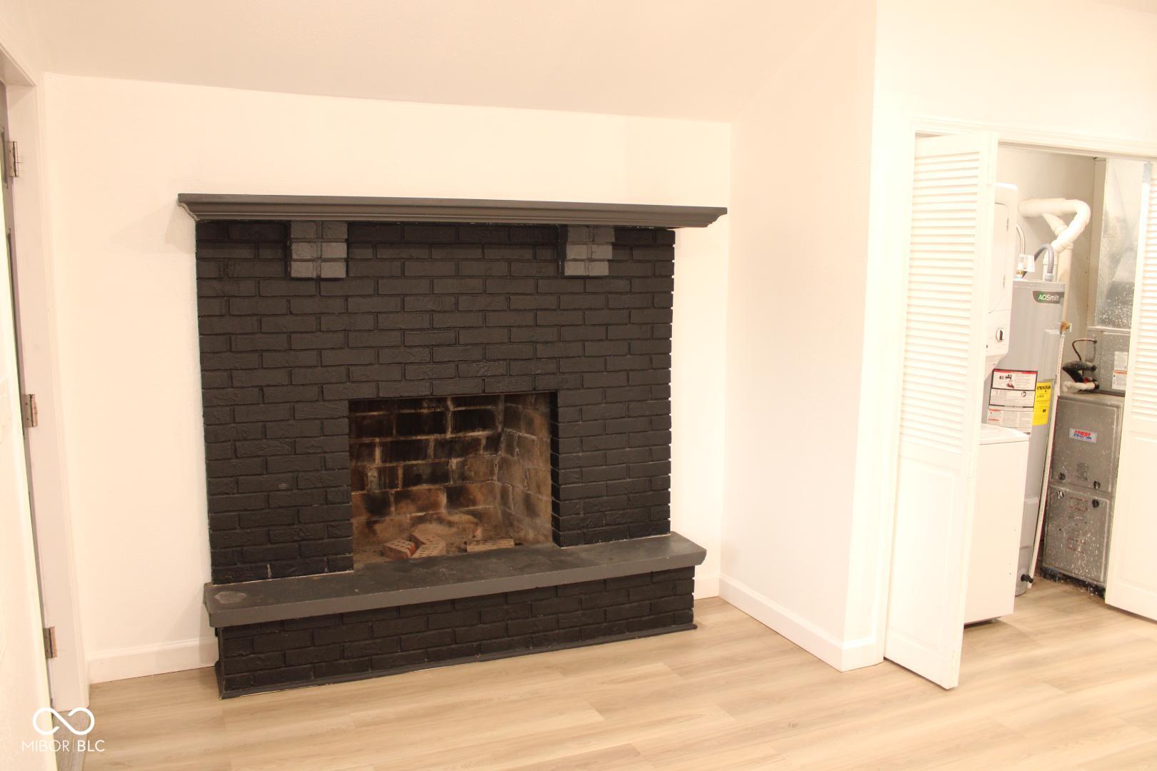 422 Pence Street Columbus, IN 47201 - Photo 3 of 10 Gallery Image 3