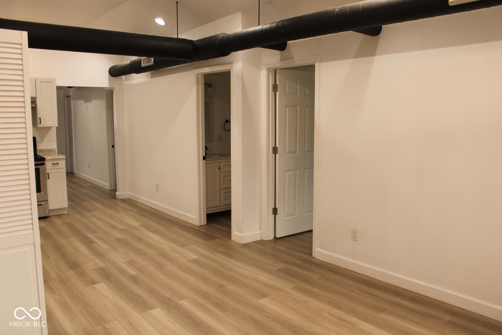 422 Pence Street Columbus, IN 47201 - Photo 7 of 10 Gallery Image 7