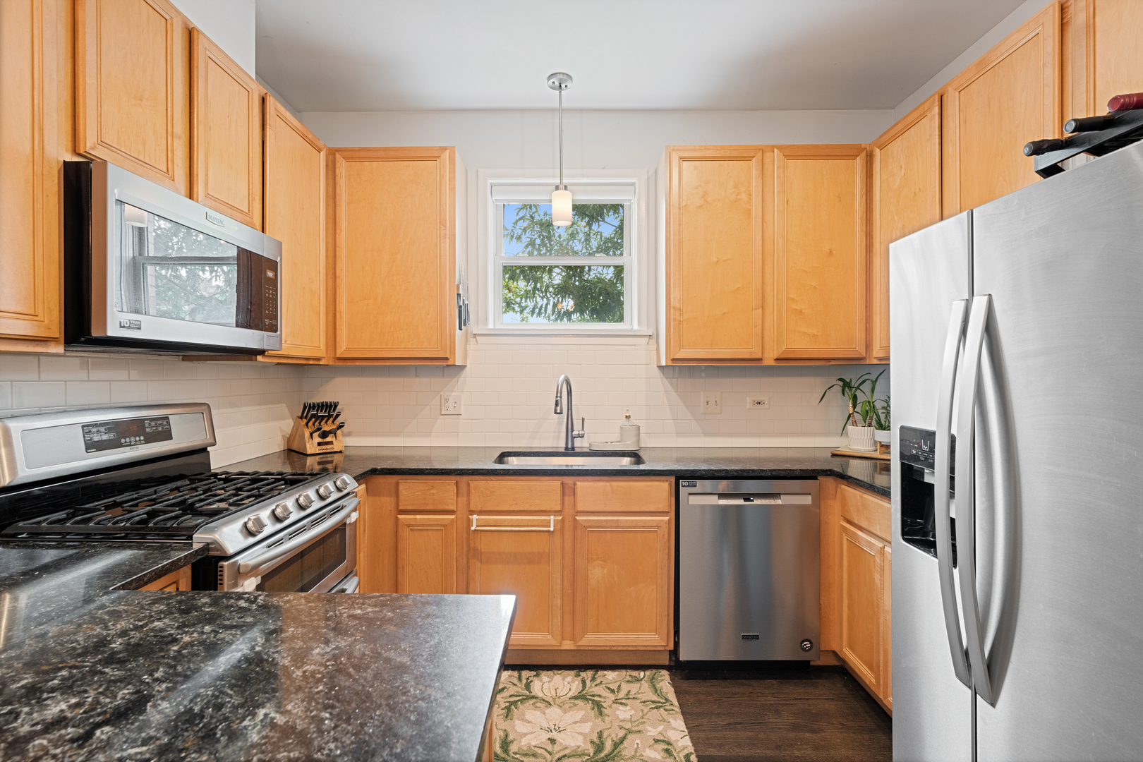 1301 West Fillmore Street, Unit B Chicago, IL 60607 - Photo 9 of 23