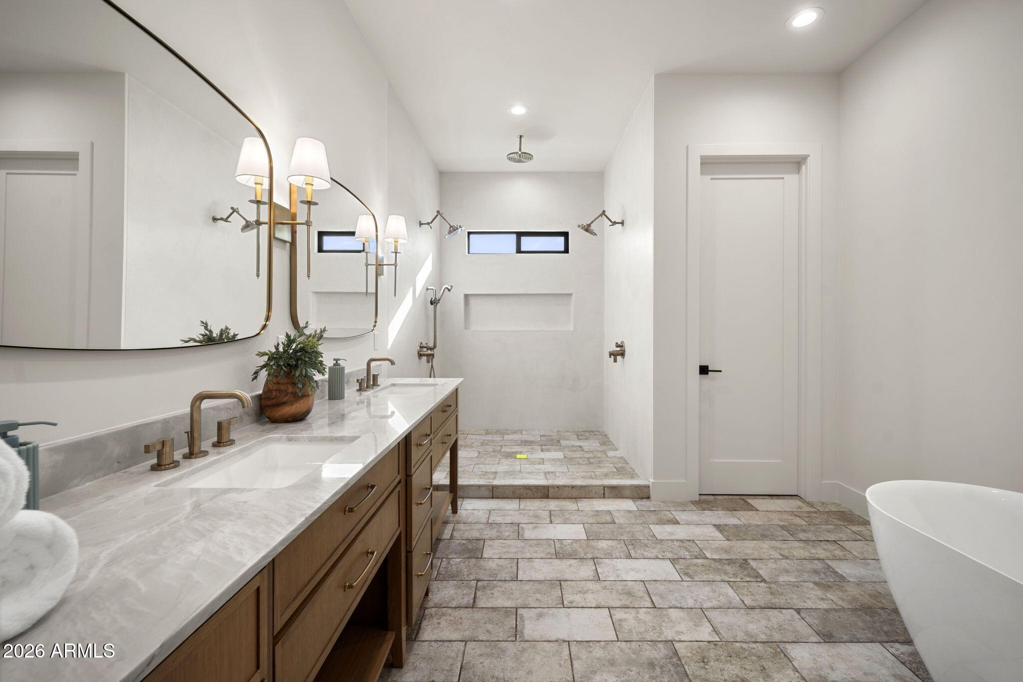 4512 North 38th Street Phoenix, AZ 85018 - Photo 18 of 35 Primary Bath