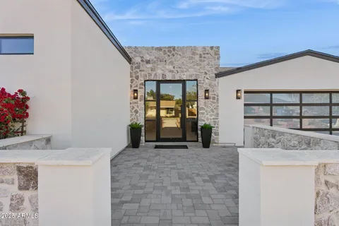 $2,850,000 | 4512 North 38th Street, Phoenix, AZ 85018