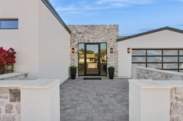 $2,850,000 | 4512 North 38th Street, Phoenix, AZ 85018