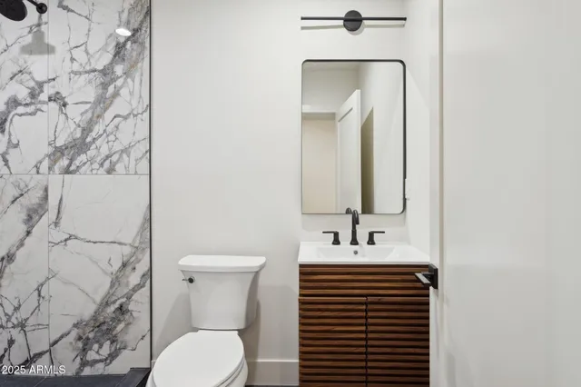 $2,850,000 | 4512 North 38th Street, Phoenix, AZ 85018