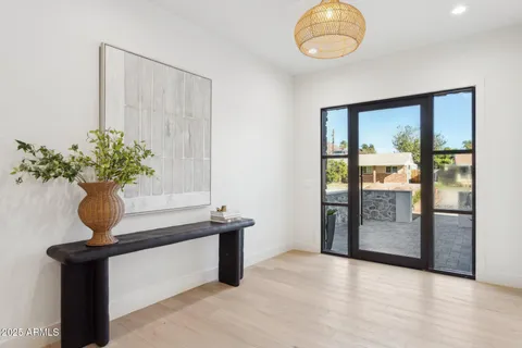 $2,850,000 | 4512 North 38th Street, Phoenix, AZ 85018