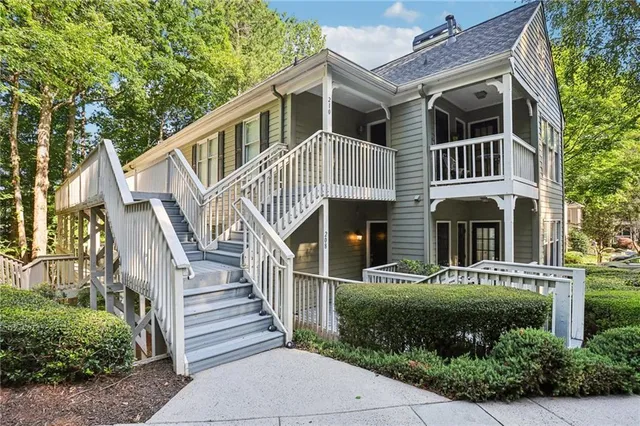 $305,000 | 208 Bainbridge Drive Northwest, Atlanta, GA 30327