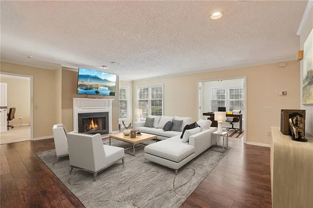 $305,000 | 208 Bainbridge Drive Northwest, Atlanta, GA 30327