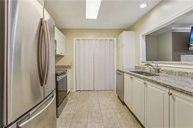 $305,000 | 208 Bainbridge Drive Northwest, Atlanta, GA 30327