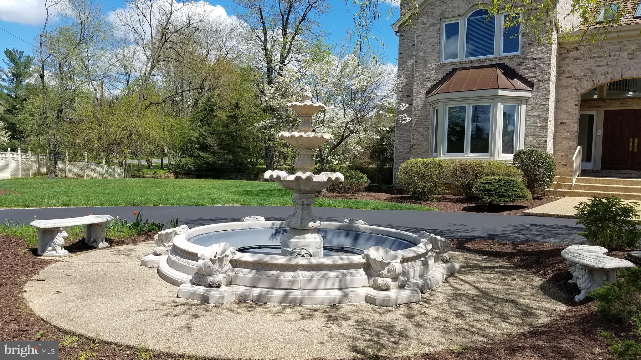 10001 Gary Road Potomac, MD 20854 - Photo 6 of 6 fountain
