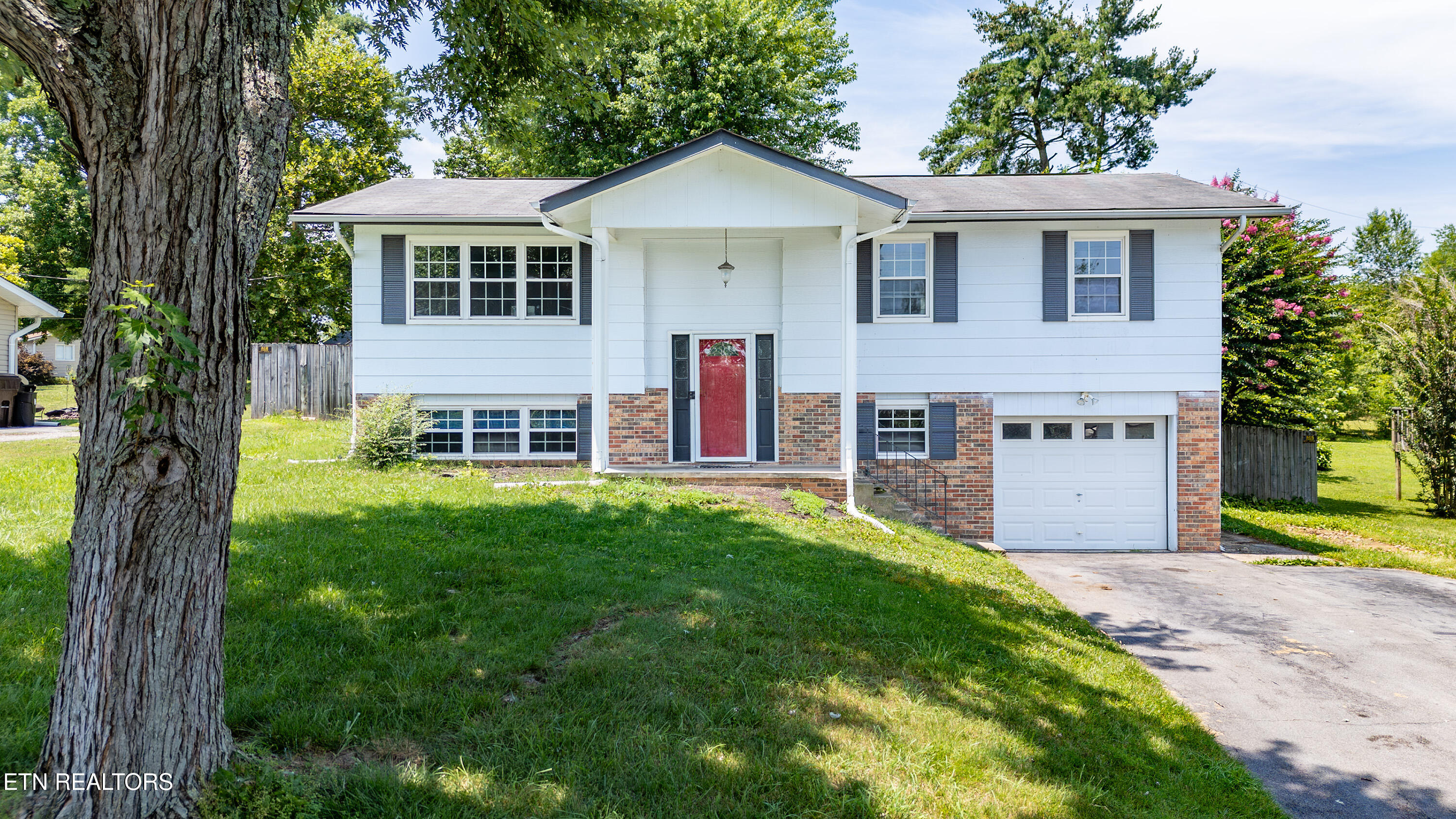 7725 Cranley Road Powell, TN 37849 - Photo 1 of 43 1
