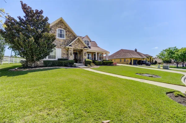 $649,000 | 5924 White Oak Trace, Conroe, TX 77304