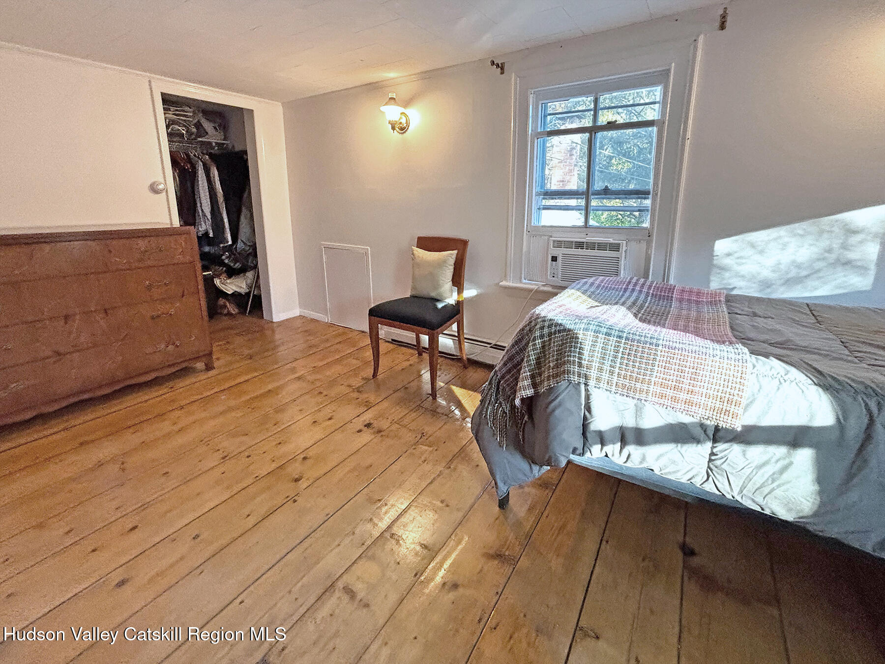 444 West Saugerties Road Saugerties, NY 12477 - Photo 17 of 20 a living room with furniture and a window