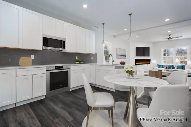 $376,900 | 1990 Talbot Lane, Hickory, NC 28602