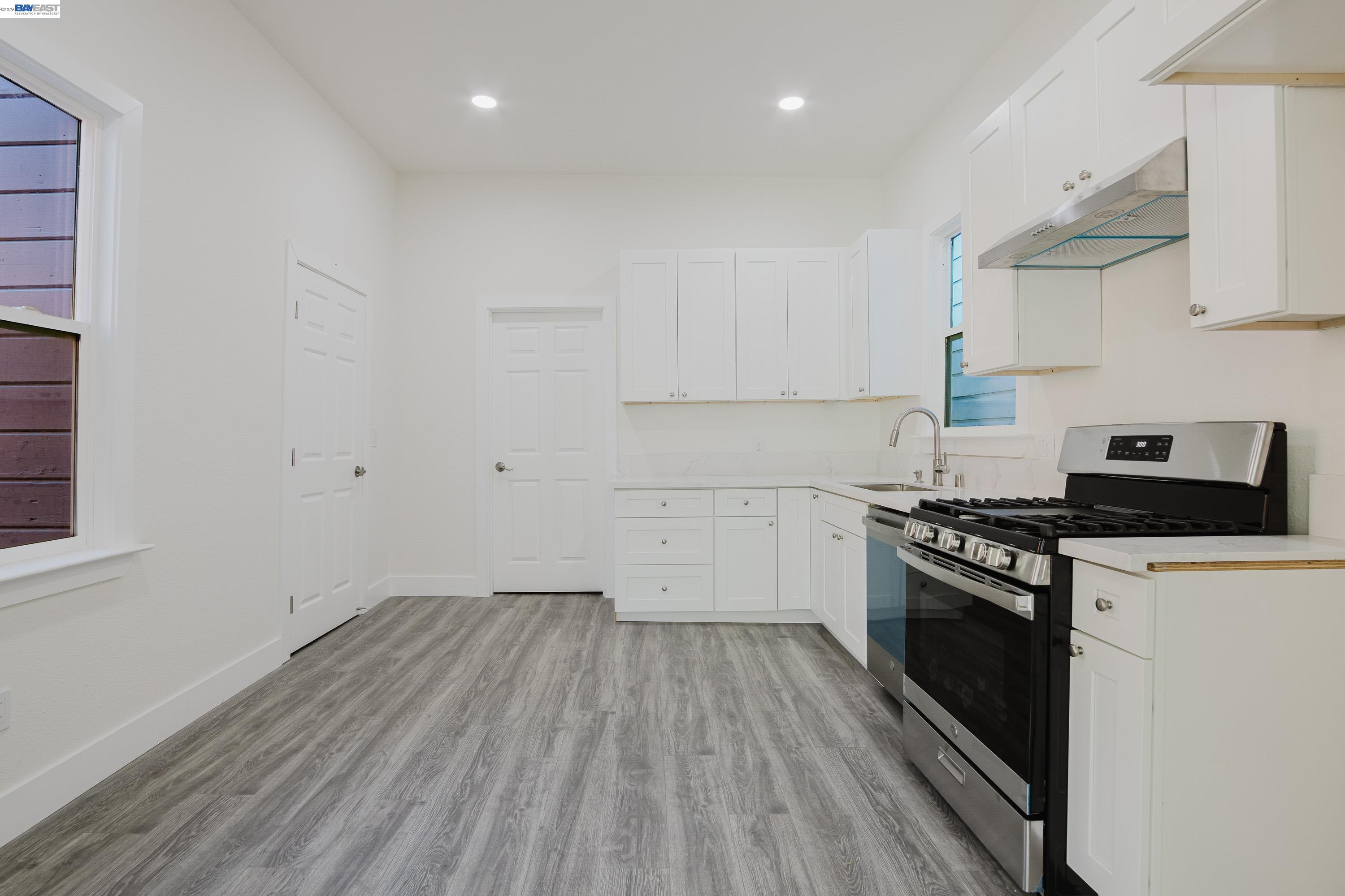 1778 8th Street Oakland, CA 94607 - Photo 6 of 35