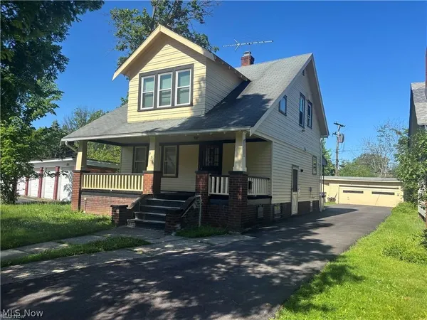 $200,000 | 956 Nobleshire Road, Cleveland Heights, OH 44121