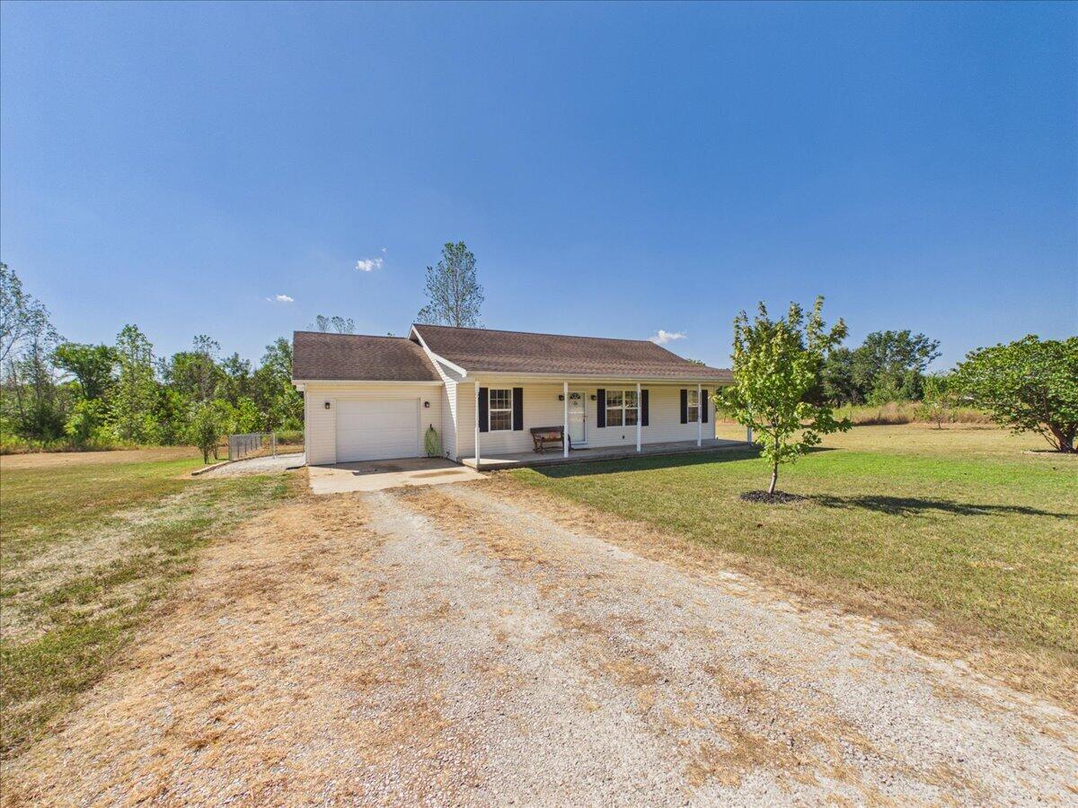 32 Springwoods Loop Buffalo, MO 65622 - Photo 1 of 32 04-CAM06496G6-PR0057-STILL003