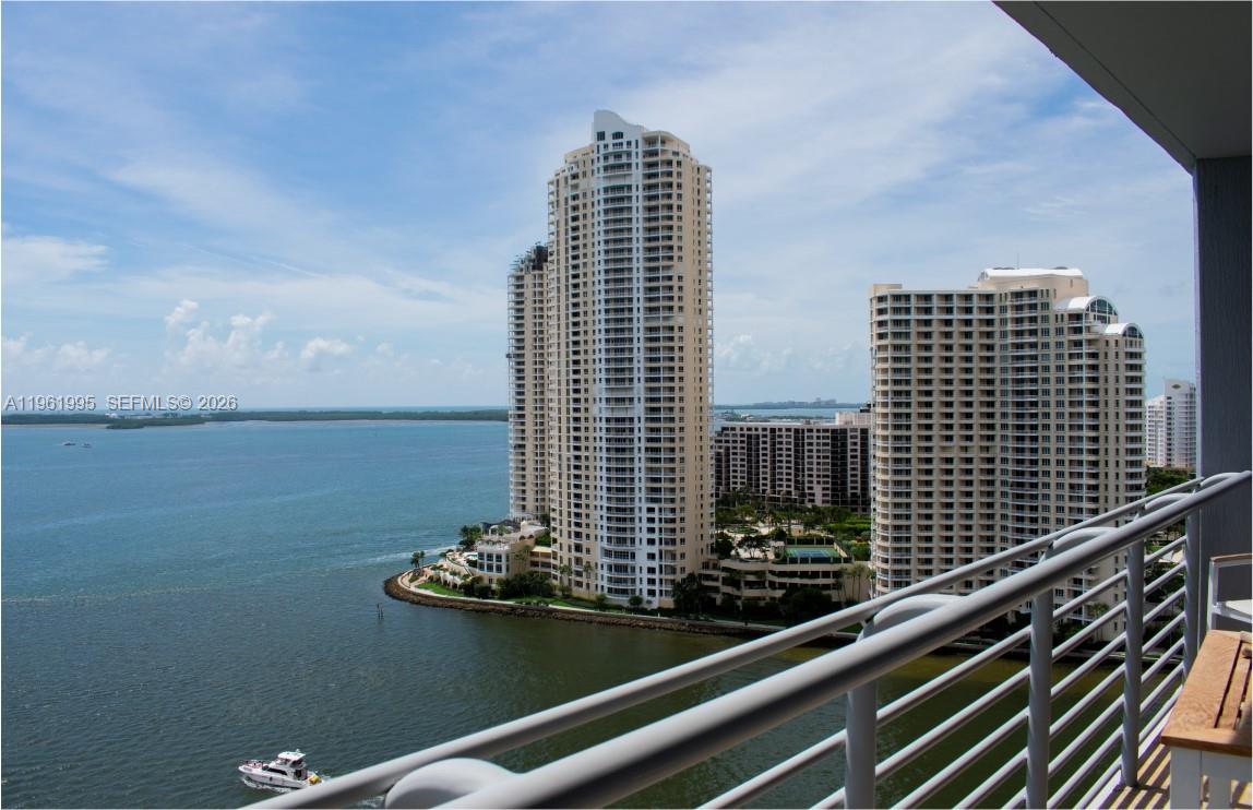 335 South Biscayne Boulevard, Unit 2212 Miami, FL 33131 - Photo 4 of 69