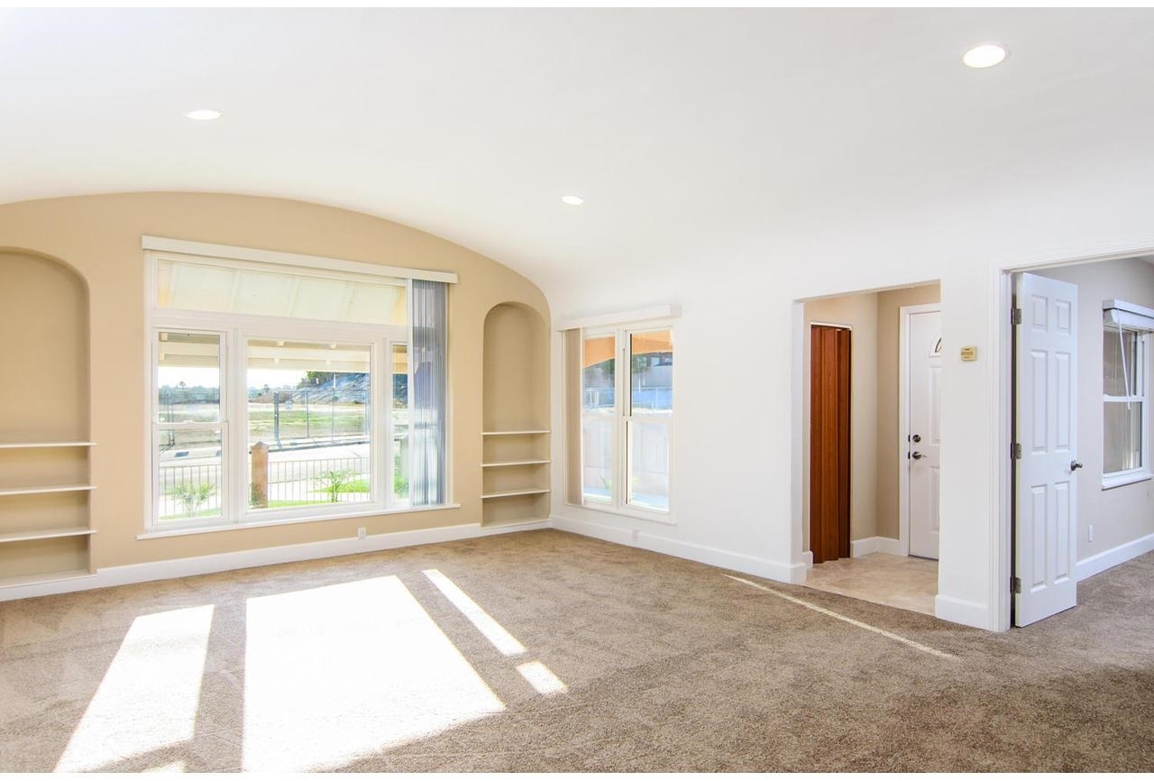 855 Kempton Street Spring Valley, CA 91977 - Photo 4 of 18 Gallery Image 4