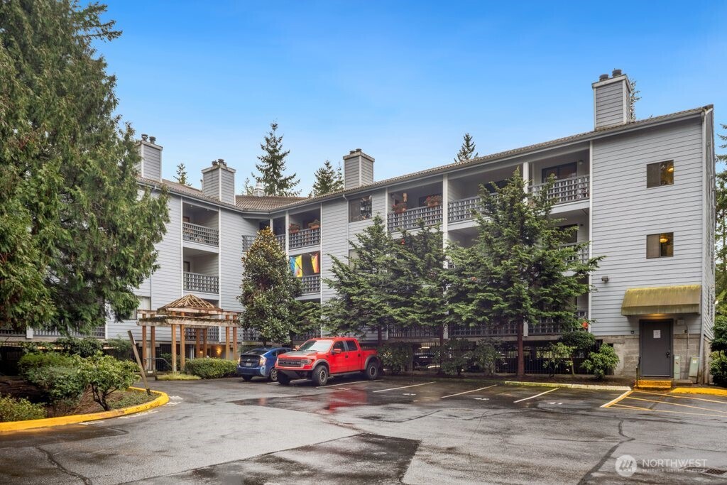 710 North 160th Street, Unit B112 Shoreline, WA 98133 - Photo 1 of 22