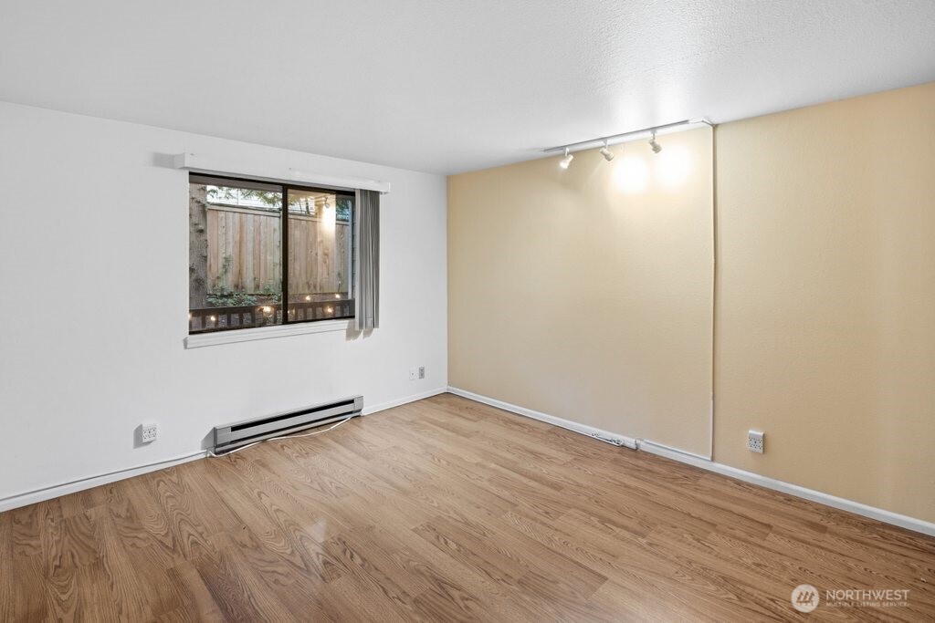 710 North 160th Street, Unit B112 Shoreline, WA 98133 - Photo 11 of 22