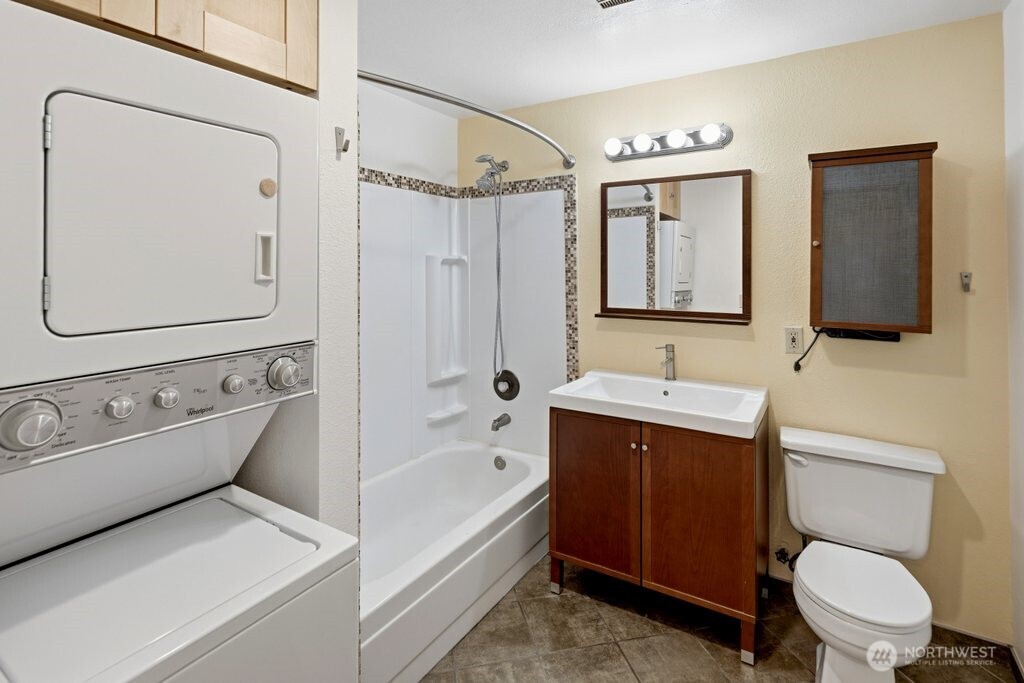 710 North 160th Street, Unit B112 Shoreline, WA 98133 - Photo 13 of 22