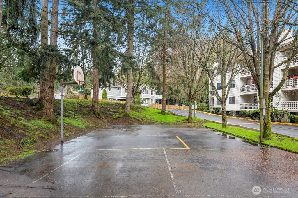 710 North 160th Street, Unit B112 Shoreline, WA 98133 - Photo 18 of 22