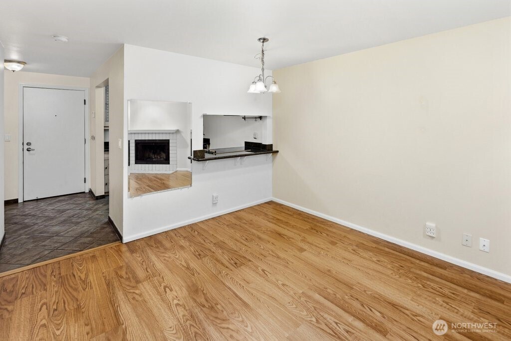 710 North 160th Street, Unit B112 Shoreline, WA 98133 - Photo 9 of 22