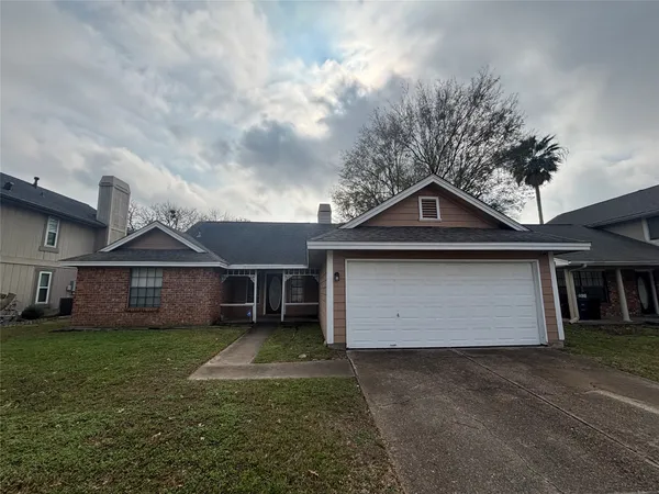 $1,800 | 10423 Sand Pass Lane, Houston, TX 77064