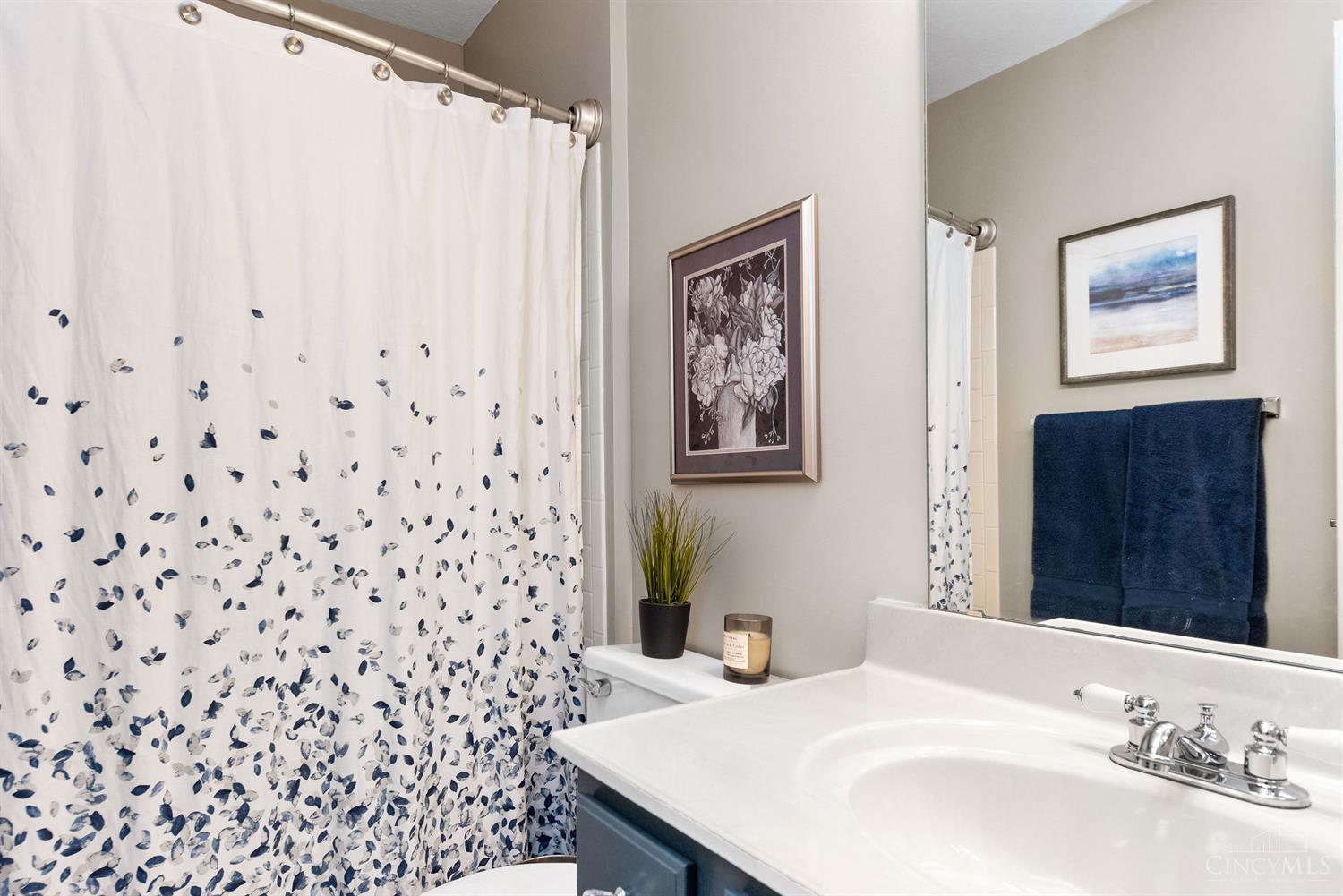 7390 Ridgepoint Drive, Unit 11 Cincinnati, OH 45230 - Photo 5 of 22 Gallery Image 5