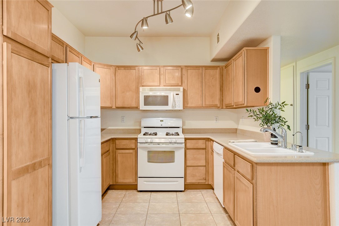 2291 West Horizon Ridge Parkway, Unit 7138 Henderson, NV 89052 - Photo 11 of 34 Plenty of storage!