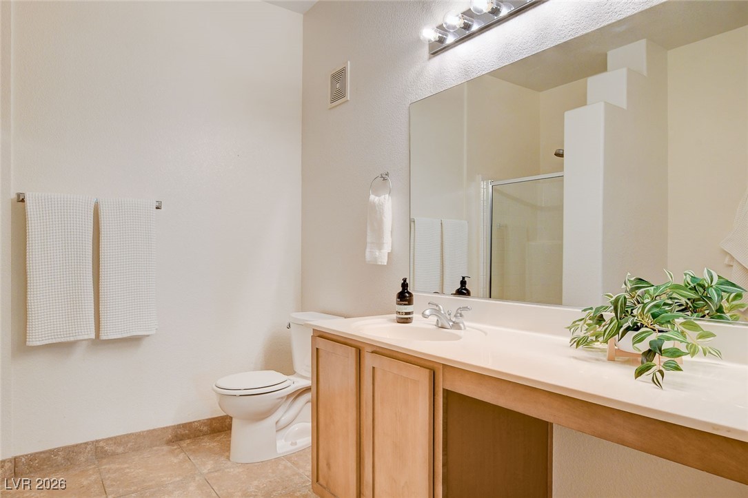 2291 West Horizon Ridge Parkway, Unit 7138 Henderson, NV 89052 - Photo 18 of 31 Primary bathroom